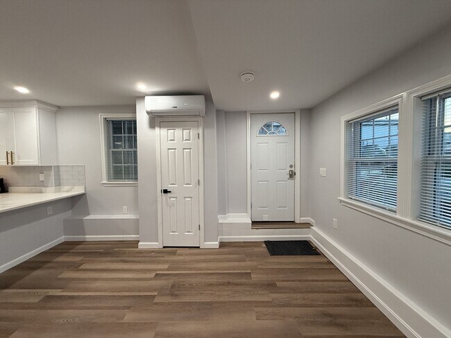 Building Photo - 29 Avon St