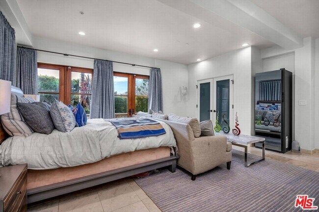 Building Photo - 3110 Benedict Canyon Drive