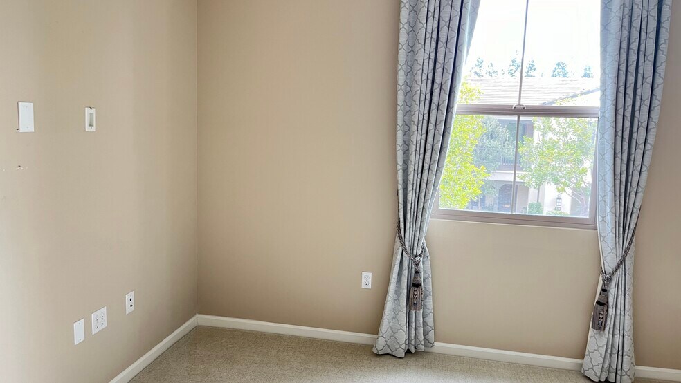 Building Photo - 155 Bishop Lndg