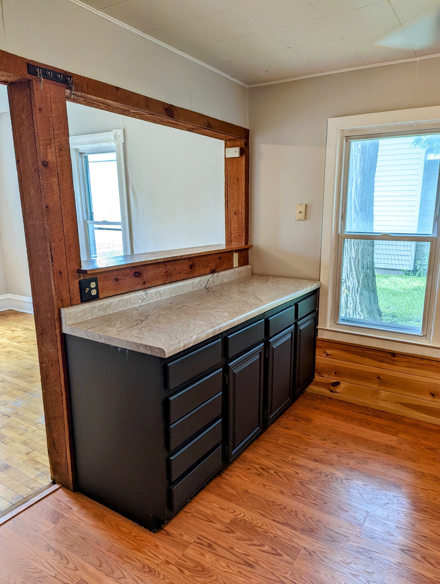 Building Photo - 2242 Dixon St