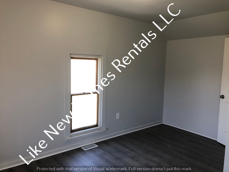 Building Photo - 3052 S Hollister Rd