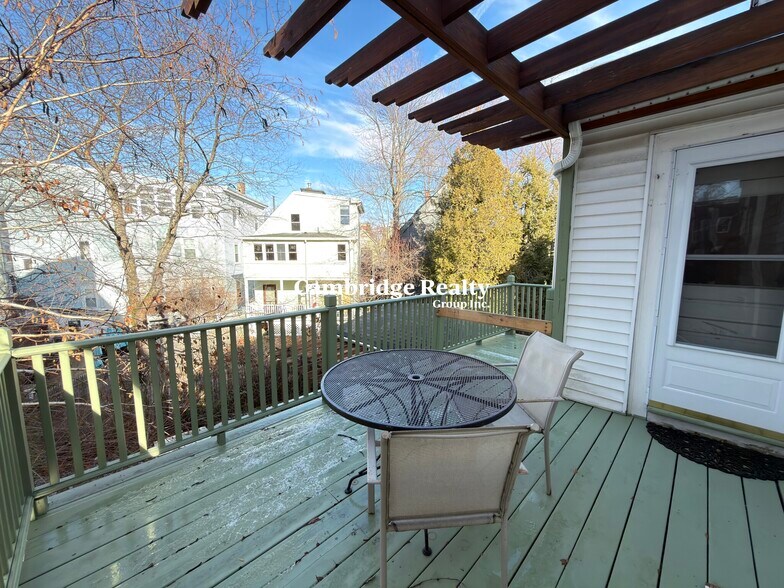 Building Photo - 20 Magnolia Ave