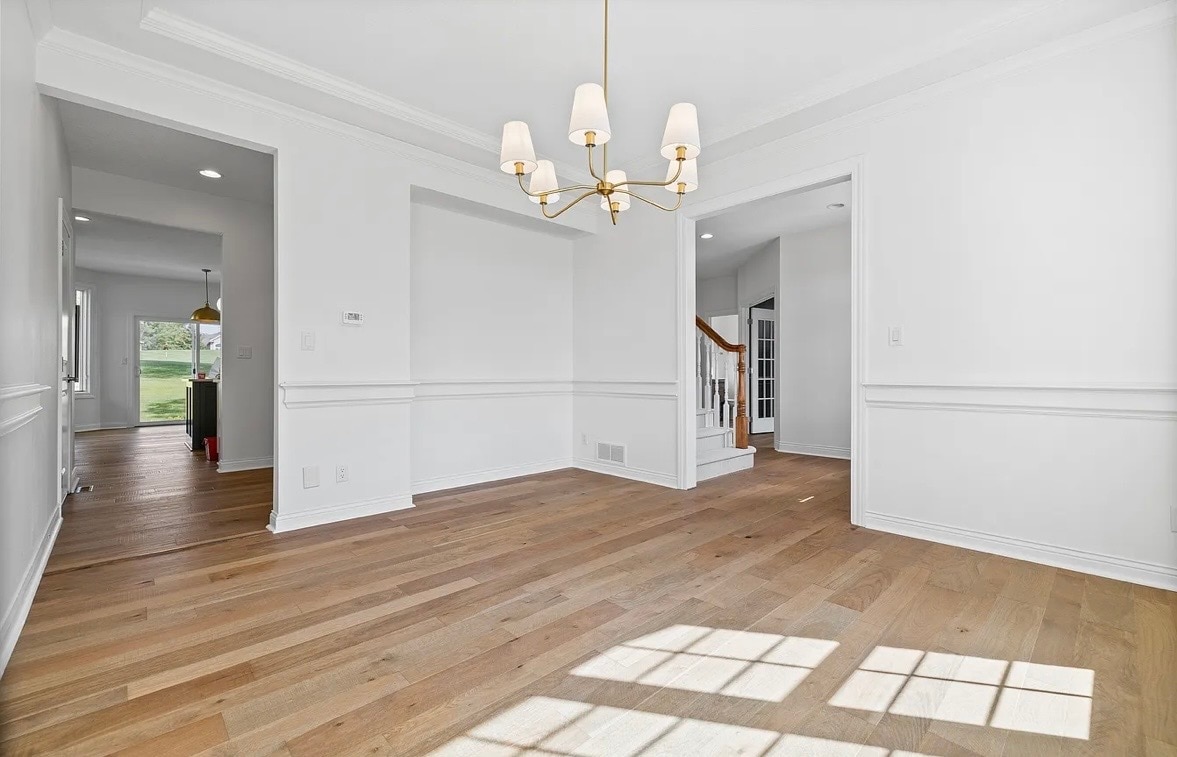 Building Photo - 5583 Beechwood Ter