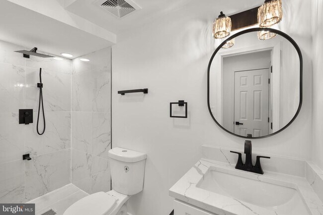 Building Photo - 2339 N Powhatan St