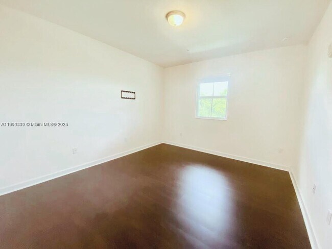 Building Photo - 290 NW 109th Ave