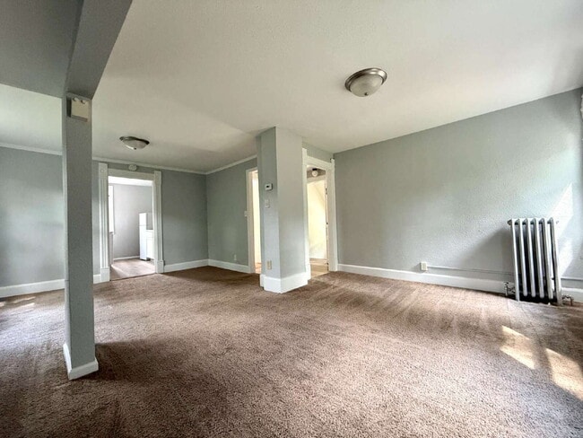 Building Photo - Spacious Upper, 1 bedroom, 1 bath, with bonus room