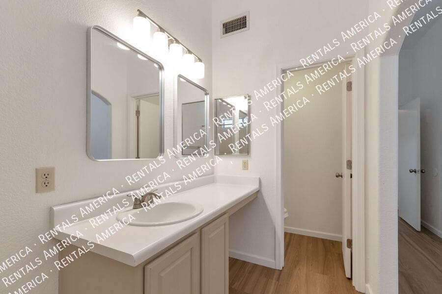 Building Photo - 8668 S Desert Dove Dr