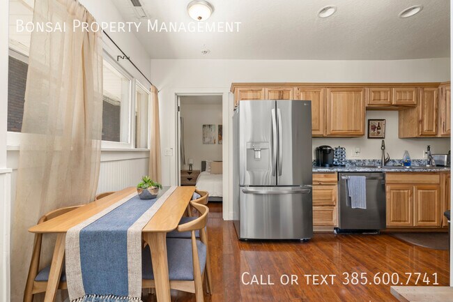 Building Photo - 807 E 500 S