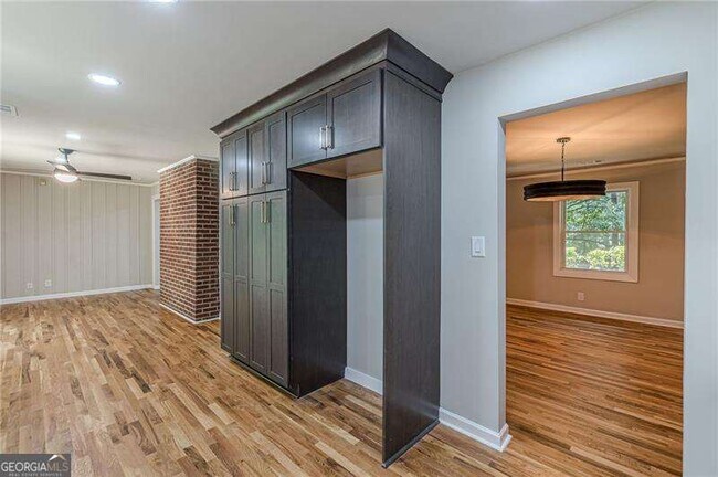 Building Photo - 1624 Dodson Dr SW
