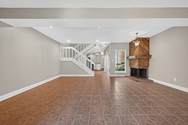 Building Photo - 12625 Memorial Dr