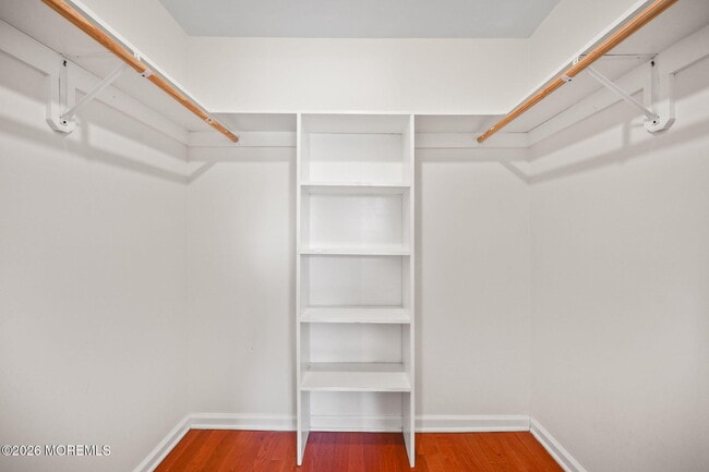 Building Photo - 330 Shore Dr