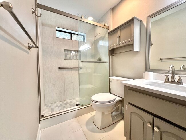 Building Photo - Fabulous house in Avondale on the East side of Tallahassee