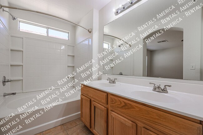 Building Photo - 13421 W Keim Dr