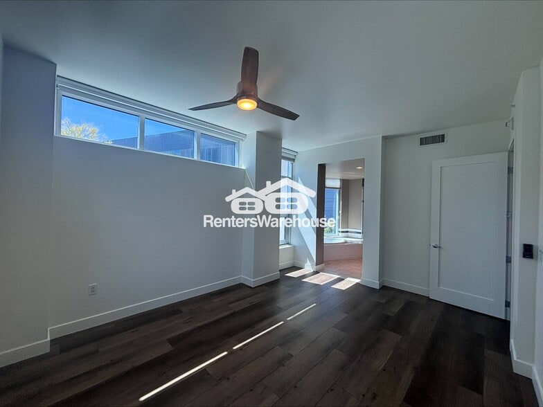 Building Photo - 120 E Rio Salado Pkwy