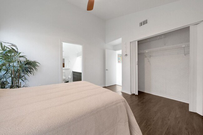 Building Photo - Charming 2BR Condo in Melbourne Beach