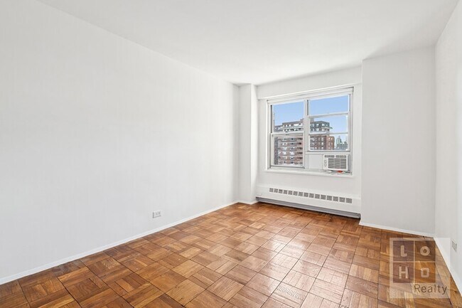 Building Photo - 477 FDR Dr