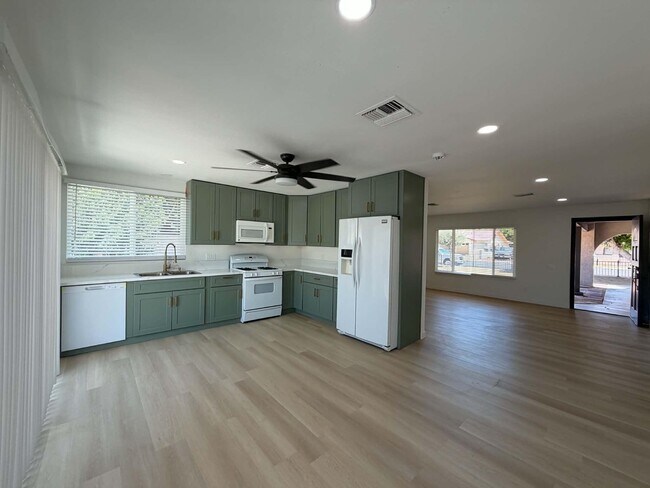 Building Photo - 69150 San Susanna Ave