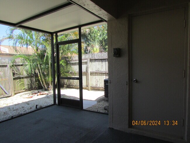 Building Photo - 1128 Mary Joye Ave