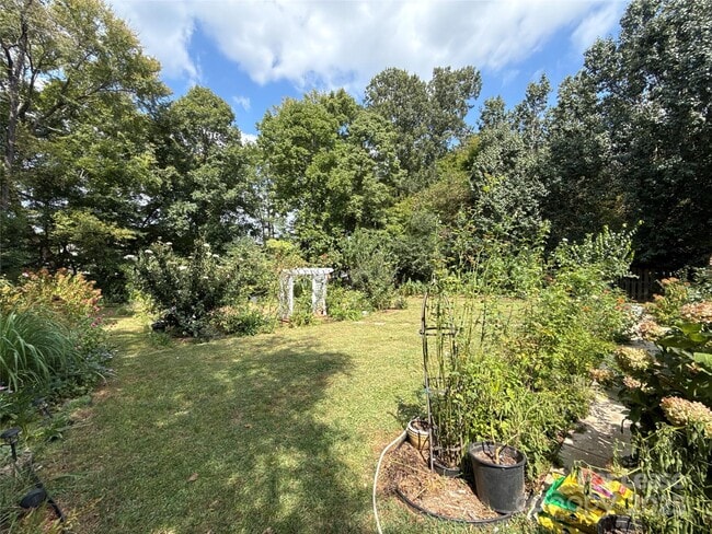 Building Photo - 8112 Calistoga Lane