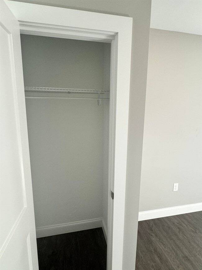 Building Photo - 50 Monarch Wy