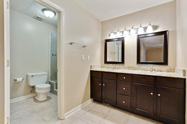 Building Photo - 2949 Torreya Way SE