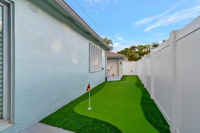 Building Photo - 310 Gulfstream Dr