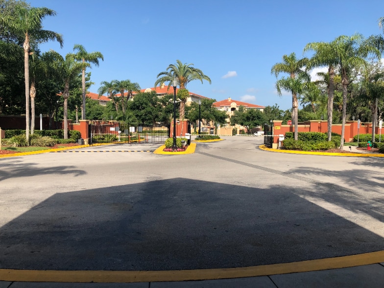 Building Photo - 860 Grand Regency Pointe