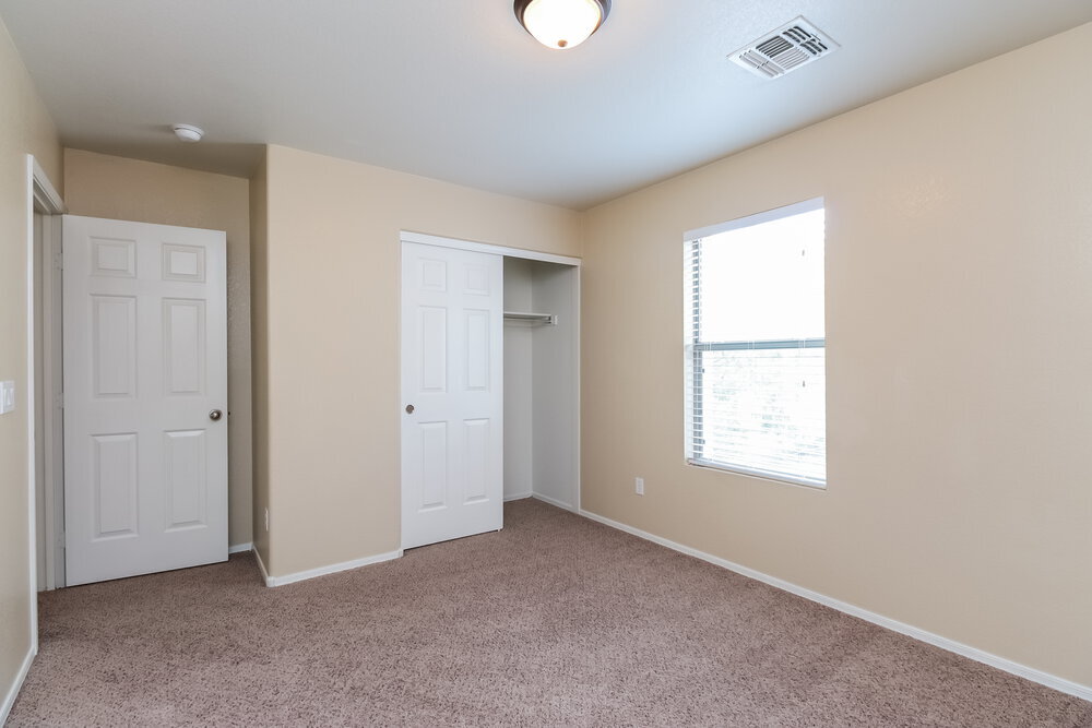 Building Photo - 2714 S Sailors Way