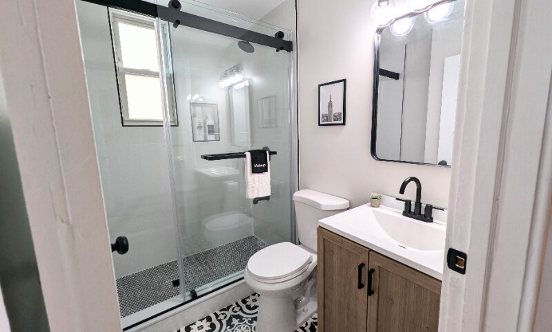 Building Photo - 352 Jackson St