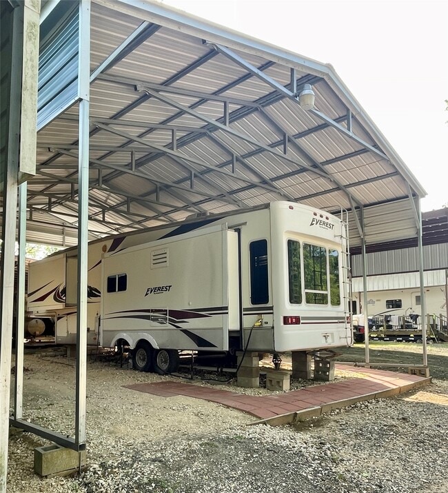 Building Photo - 5972 TX-147