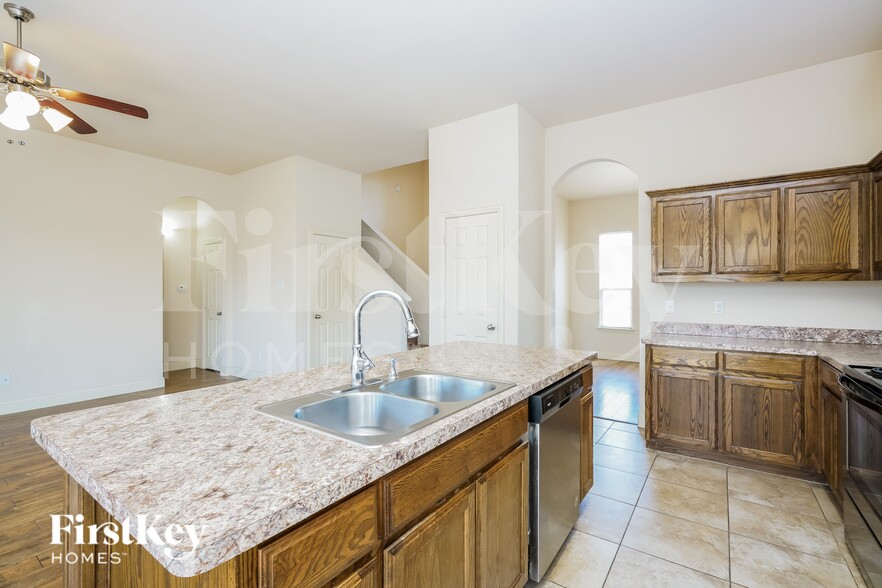 Building Photo - 1223 Jewel Ln