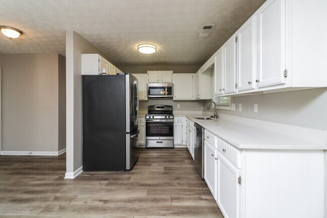 Building Photo - 252 Hillcrest Ridge