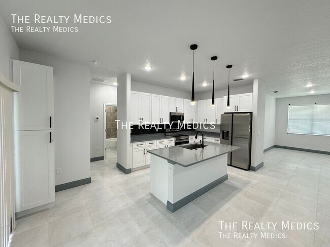 Building Photo - 2226 Rock Dr