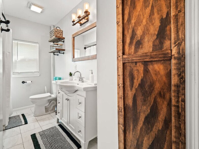 Building Photo - 122 Overlook Rd