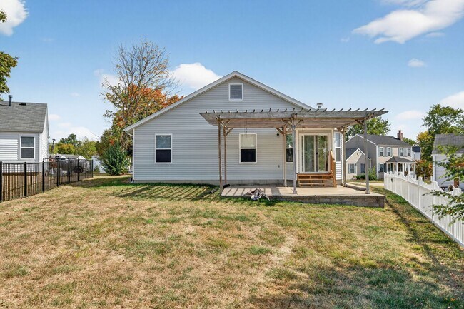 Building Photo - Move-In Ready Gem on a Corner Lot in O’Fal...