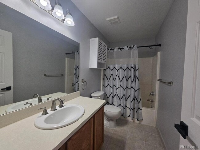 Building Photo - 24015 Fairlane Blvd