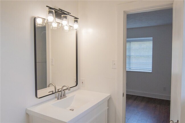 Building Photo - 3213 Heatherwood Dr