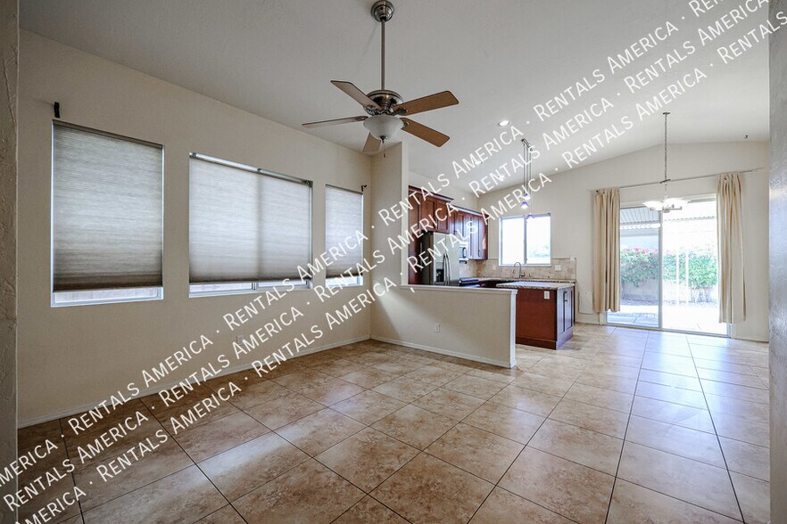 Building Photo - 13593 W Desert Flower Dr