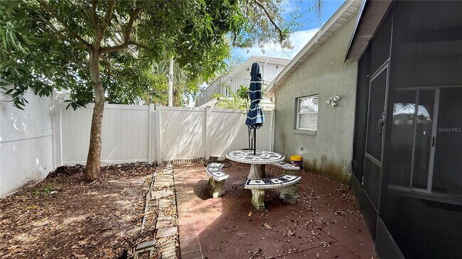 Building Photo - 3293 Brewster Dr