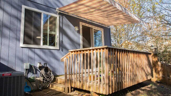 Building Photo - Updated Craftsman on Corner Lot in Aloha~ ...