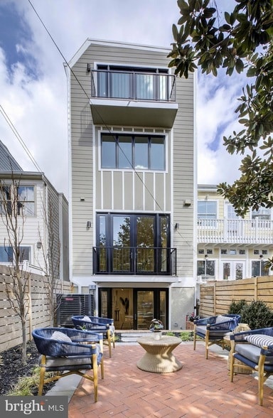 Building Photo - 629 South Carolina Ave SE
