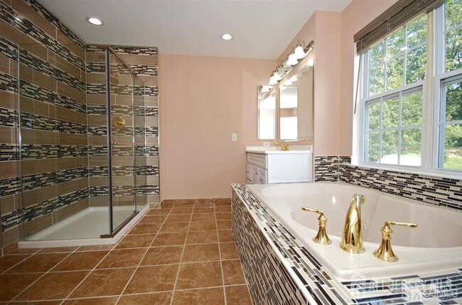 Building Photo - 41 Fritz Dr