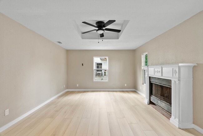Building Photo - Remodeled 3 Bedroom 2 Bath Home
