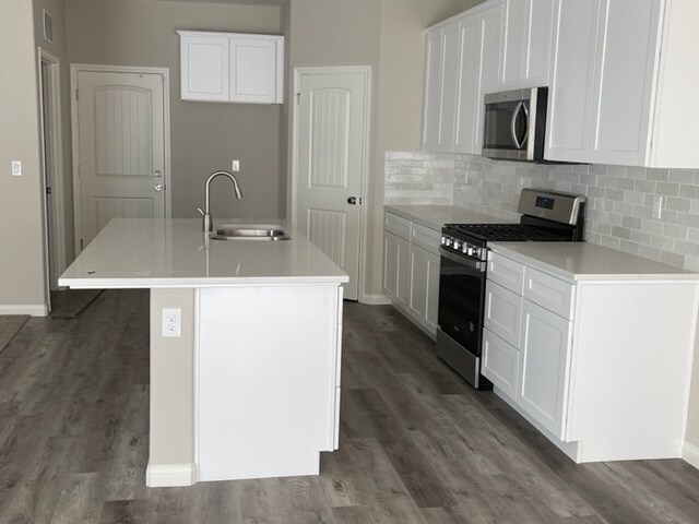 Building Photo - 6216 Curvy Hills Dr