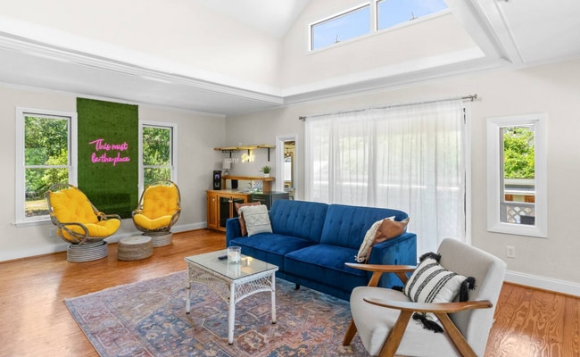 Building Photo - UNFURNISHED - 2 Bed 2 Bath + HUGE BONUS in a wooded oasis - NO HOA - off Middle Sound Loop