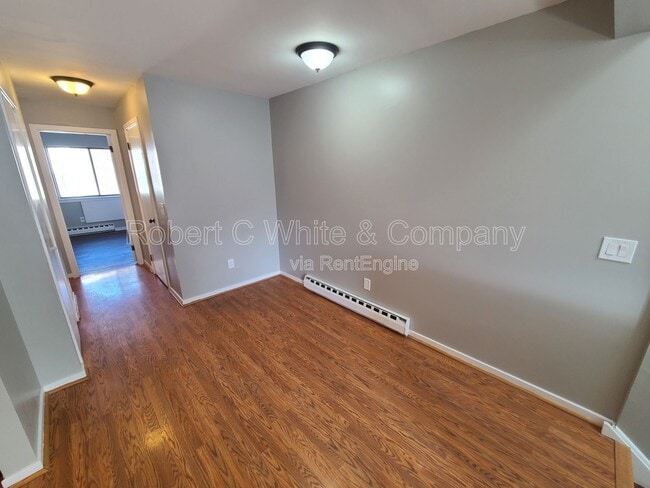 Building Photo - 279 Redstone Hl Rd