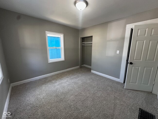 Building Photo - 2921 E Brookside Ave