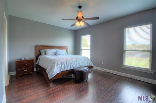 Building Photo - 4 Bedroom House Located in Prairieville with Spacious Rooms and a Large Backyard