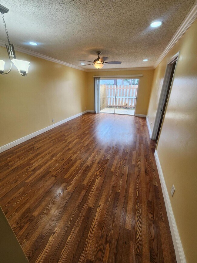 Building Photo - 5231 Pine Abbey Dr S