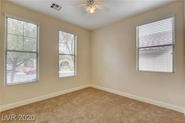 Building Photo - Gorgeous Southern Highlands 3 bedroom + loft and office with a sparkling pool!